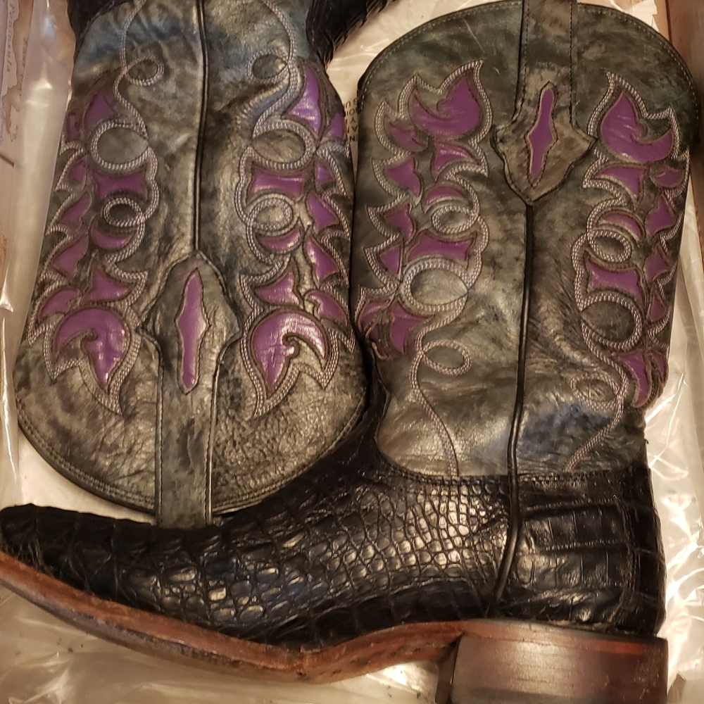 lucchese 8 1/2 B caimen boots